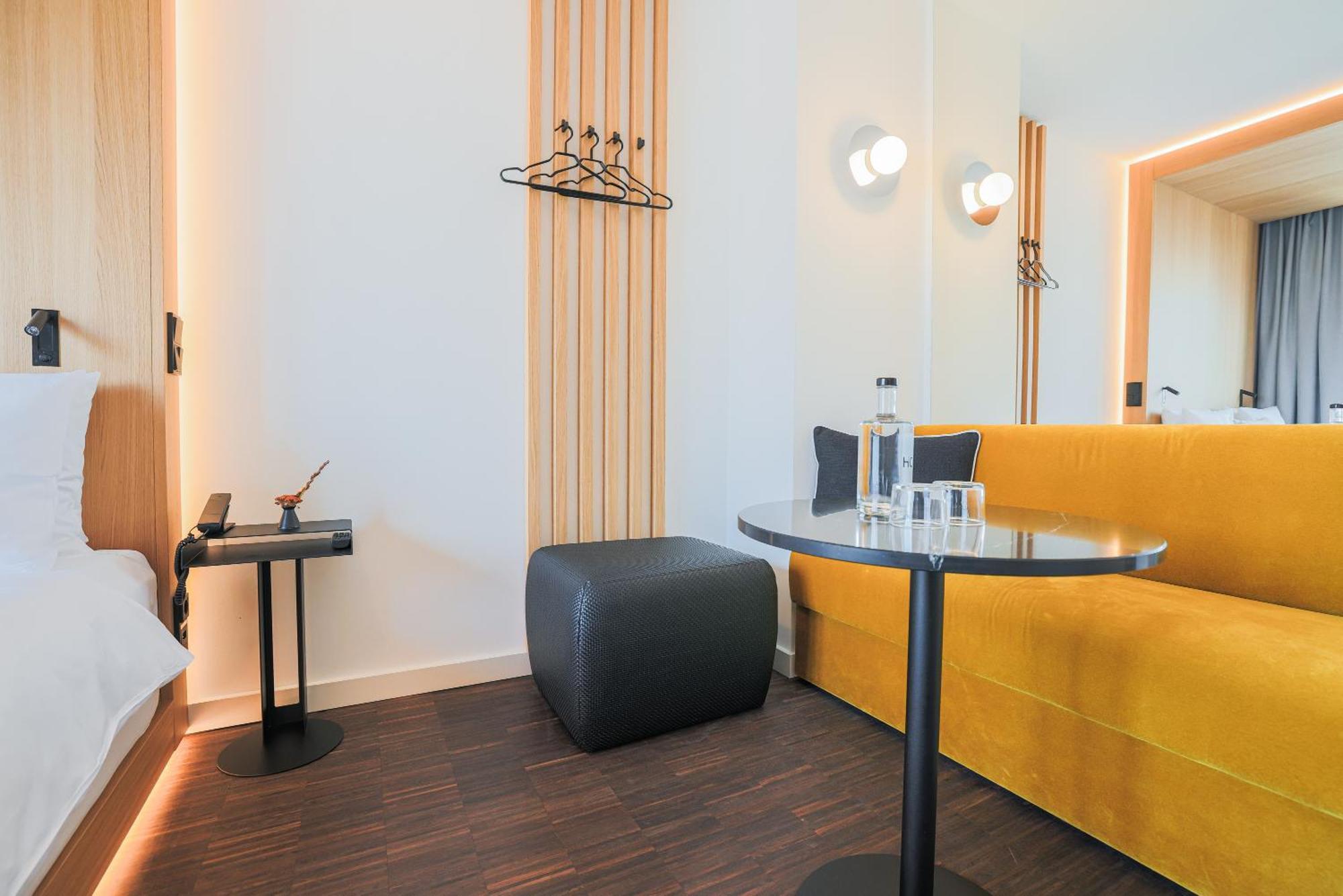 Hotello Schwabing 4*